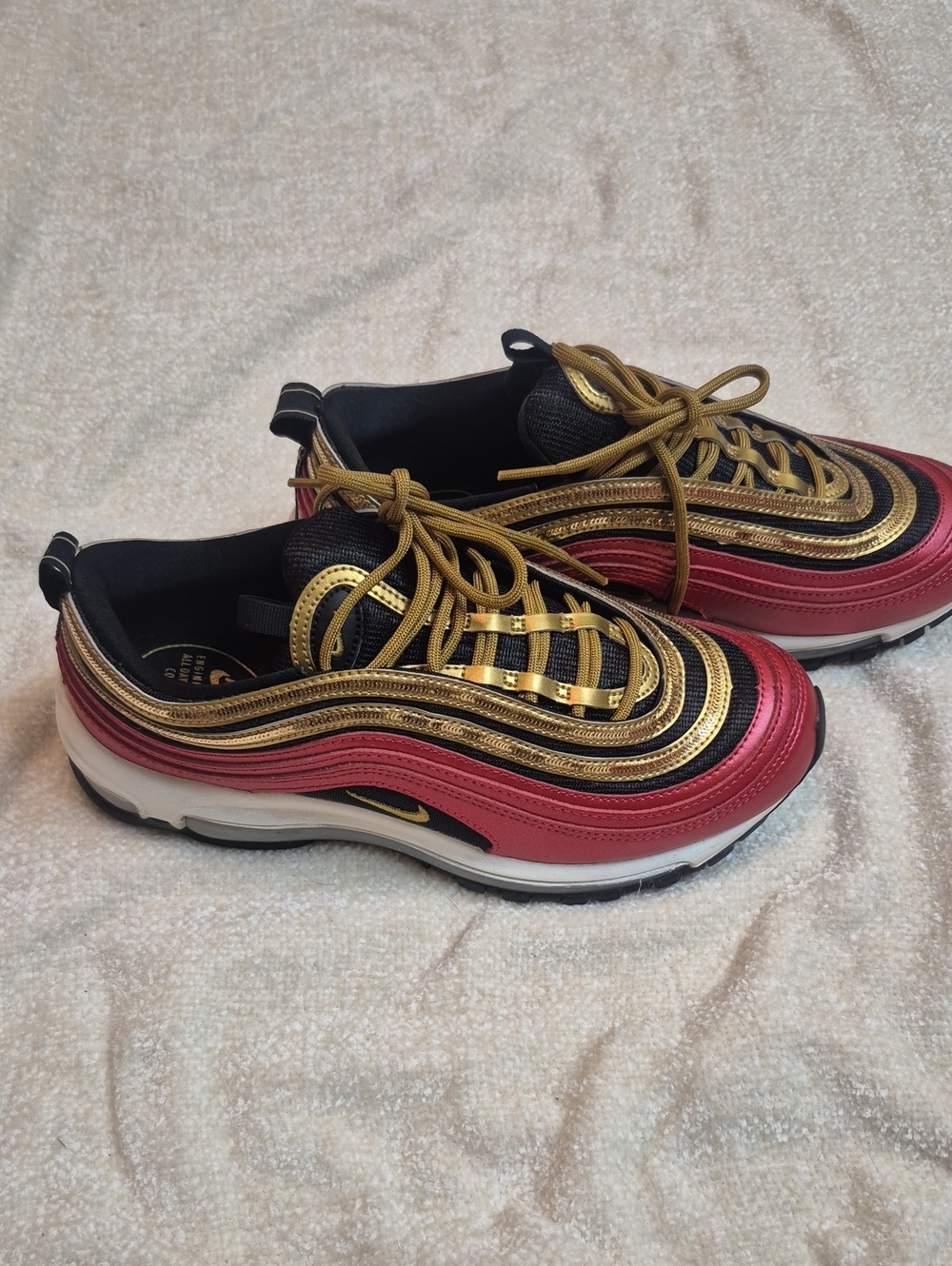 Nike Women’s Gold and Red Wave-Detail Sneakers